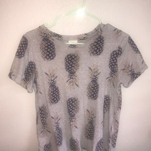 Grey pineapple short sleeve tee